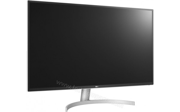 LG 32QK500-C - Vue 3/4 gauche