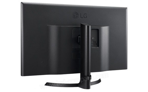 LG 32UD59-B - Vue 3/4 arri&egrave;re