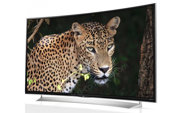 LG 55UG870V - Vue 3/4 droite