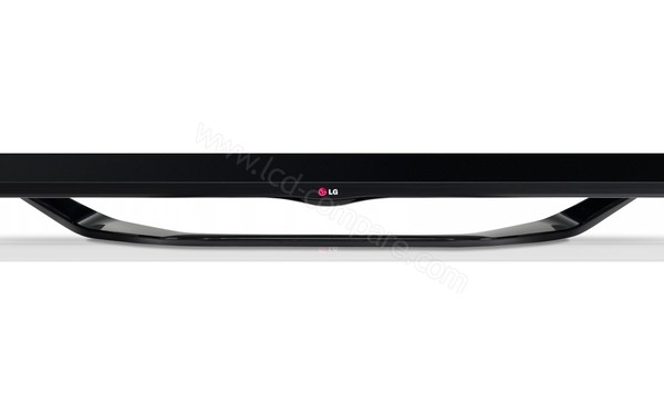 LG 60LA740S - Zoom sur la partie basse