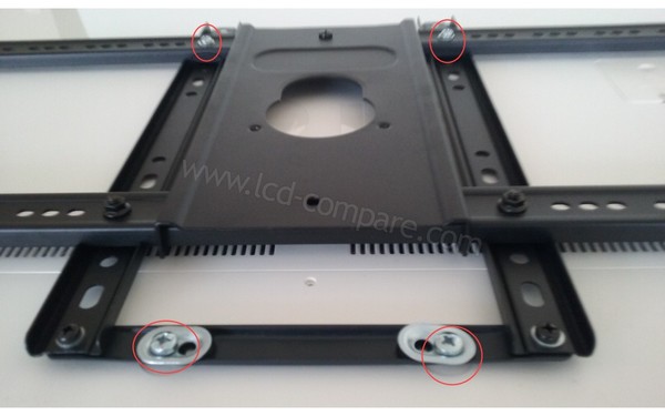 LG 65EF950V - Installation murale sans support sp&eacute;cial OTW150 (cr&eacute;dit : www.installationtelemurale.com)