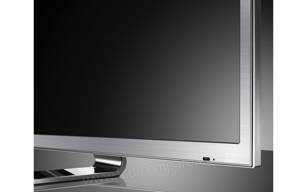 LG 84LM960V - Zoom sur la partie basse