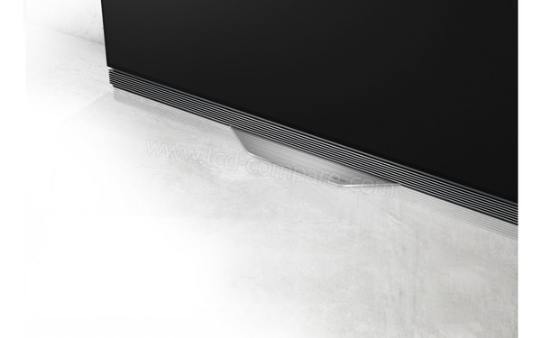 LG OLED55E7N - Zoom sur la partie basse