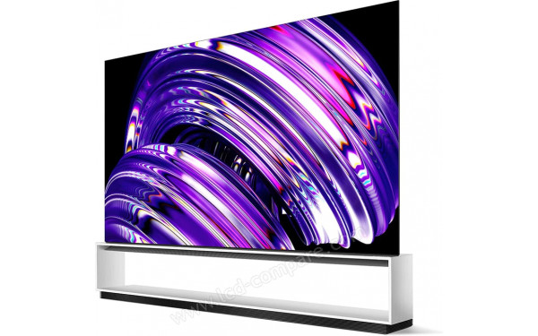 LG OLED88Z2 - Vue 3/4 droite