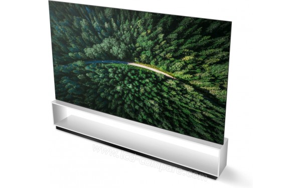 LG OLED88Z9 - Vue en contre-plong&eacute;e