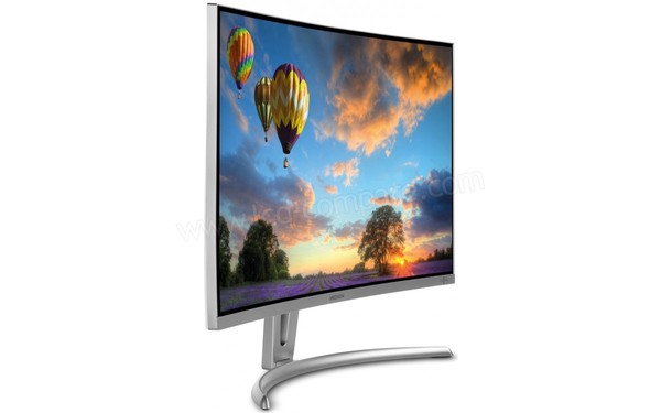 MEDION Akoya P57851 - Vue 3/4 gauche