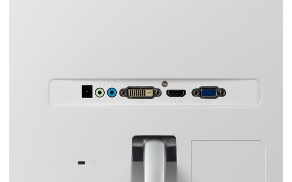 MEDION Akoya X58455 - Connectiques