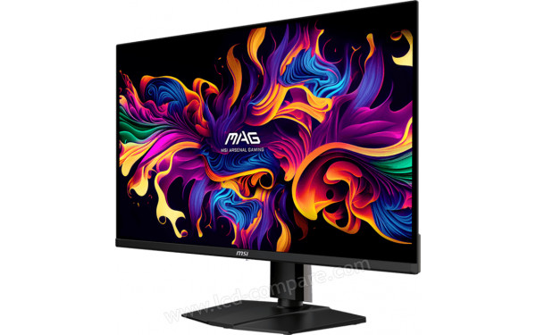 MSI MAG 321UPX QD-OLED - Vue 3/4 droite