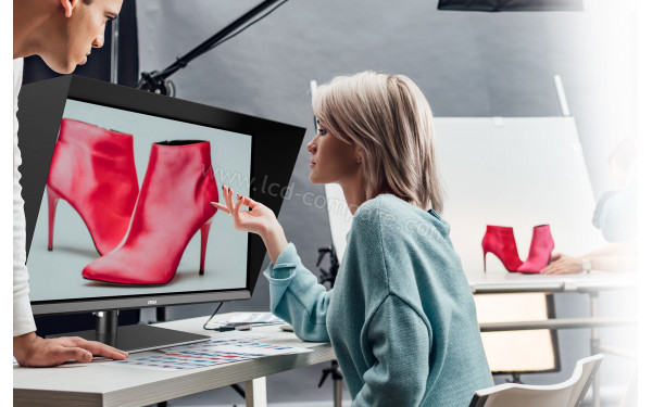 MSI Creator PS321QR - Mise en situation