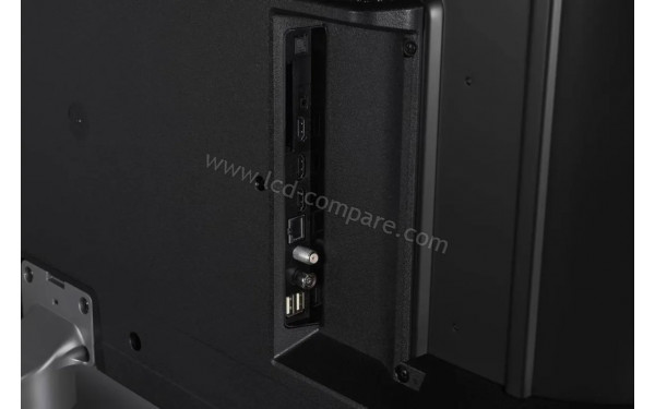 PANASONIC TV-43W83AE6 - Connectiques