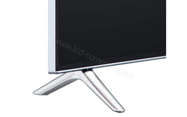 PANASONIC TX-40CX400E - Zoom sur le coin inf&eacute;rieur gauche