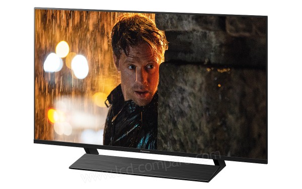 PANASONIC TX-40GX800 - Vue 3/4 droite