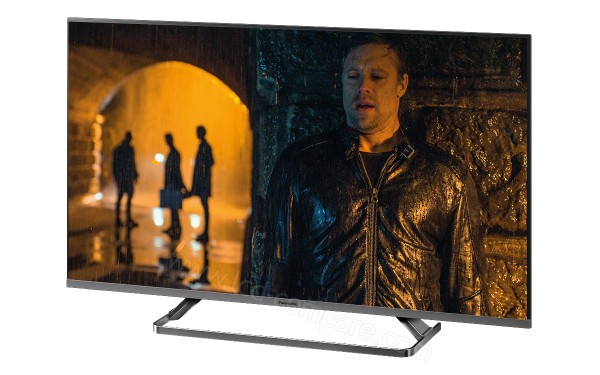 PANASONIC TX-40GX810 - Vue 3/4 droite