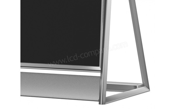 PANASONIC TX-50DX800E - Zoom sur le coin inf&eacute;rieur droit