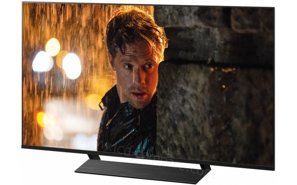 PANASONIC TX-50GXW804 - Vue 3/4 droite