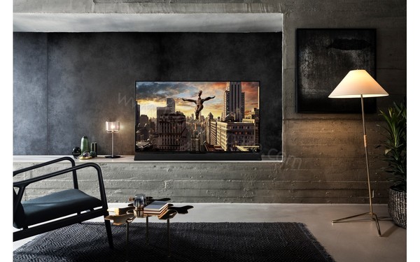 PANASONIC TX-55FZ950E - Mise en situation