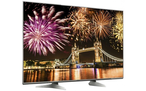 PANASONIC TX-58DX700F - Vue 3/4 gauche