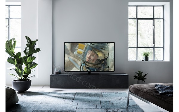 PANASONIC TX-65FZ800E - Mise en situation