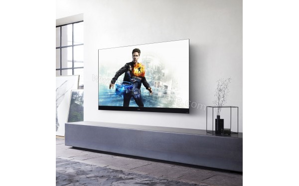 PANASONIC TX-65HZ2000 - Mise en situation