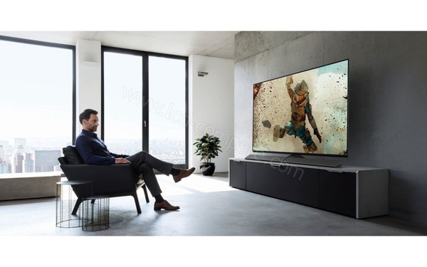 PANASONIC TX-77EZ1000E - Mise en situation