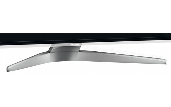 PANASONIC TX-L47WT50E - Zoom sur la partie basse