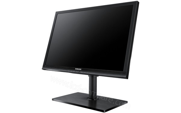 SAMSUNG C24A650X - Vue 3/4 droite inclin&eacute;
