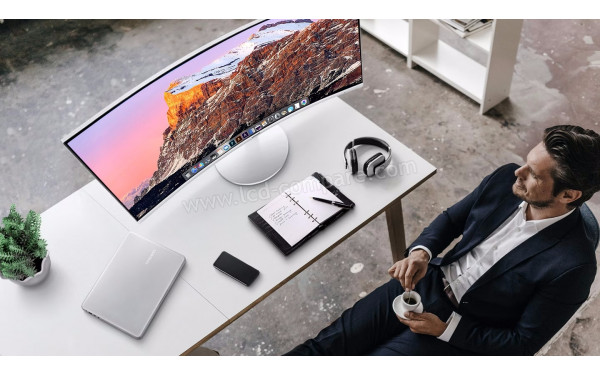 SAMSUNG C34J791WTP - Mise en situation