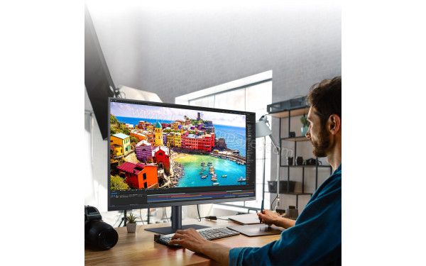 SAMSUNG F32TU870VU - Mise en situation