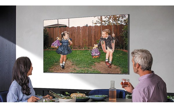 SAMSUNG GQ82Q800TGTXZG - Mise en situation