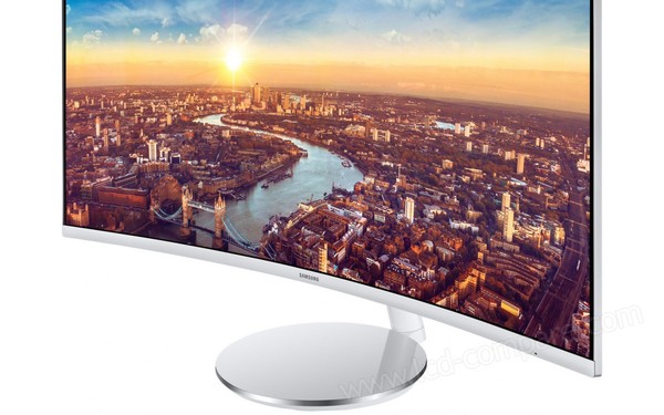 SAMSUNG LC34J791WTUXZG - Zoom sur la partie basse