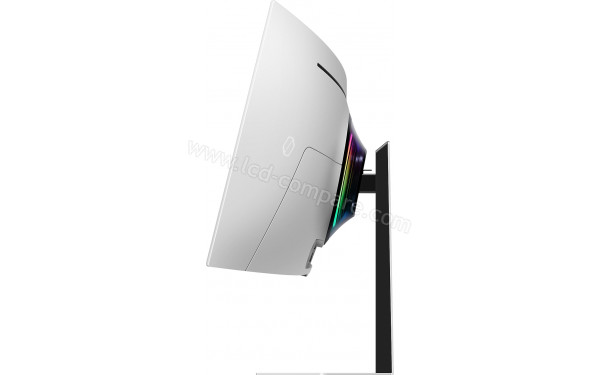 SAMSUNG LS49CG950SUXDU - Vue de profil bascul&eacute; vers l'arri&egrave;re