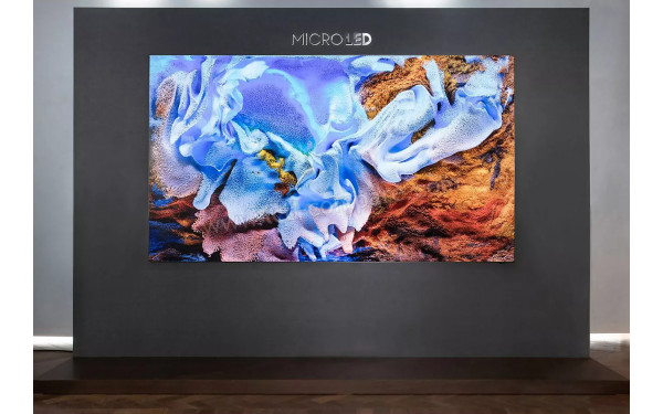 SAMSUNG MNA76MS1C - Mise en situation