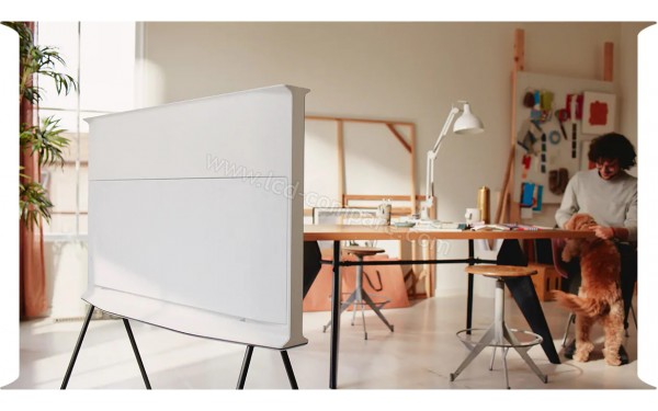 SAMSUNG The Serif QE49LS01TA - Mise en situation