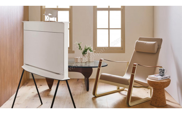 SAMSUNG The Serif QE55LS01BA - Mise en situation