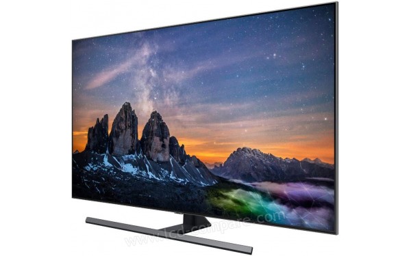 SAMSUNG QE55Q82R - Vue 3/4 droite
