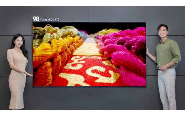 SAMSUNG QE98QN100B - Vue de face