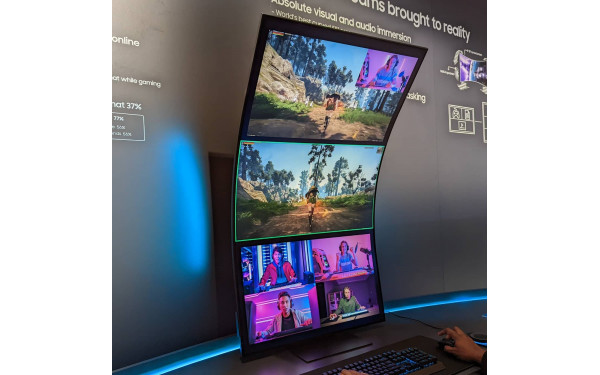 SAMSUNG Odyssey Ark S55BG970NU - Vue en mode portrait (cr&eacute;dit : &copy;Tim Schofield)