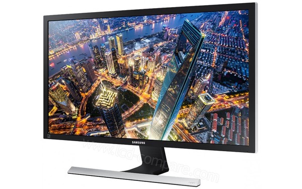 SAMSUNG U24E590D - Vue 3/4 droite