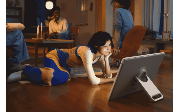 SAMSUNG TV The Moving Style 2025 - Mise en situation