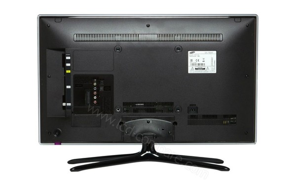 SAMSUNG UE32F6100 - Vue de l'arri&egrave;re (cr&eacute;dit : Boulanger)