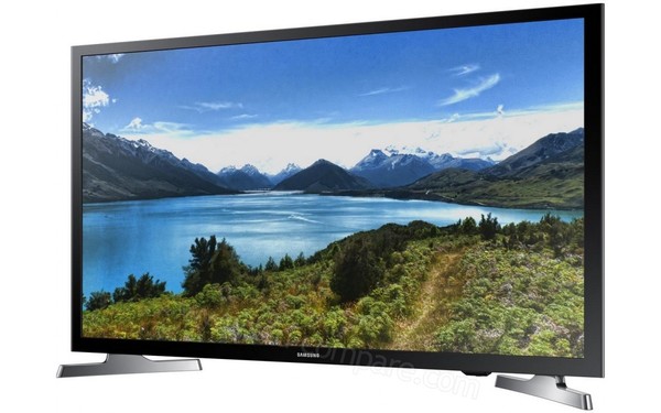 SAMSUNG UE32J4570SSXZG - Vue 3/4 droite