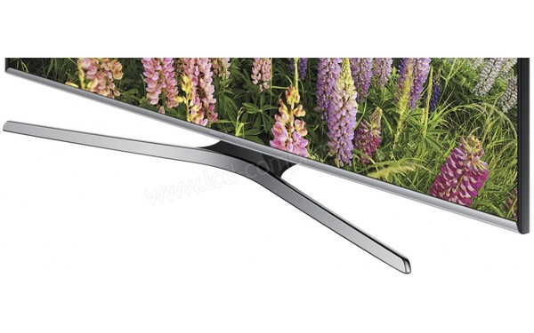 SAMSUNG UE32J5500 - Zoom sur la partie basse