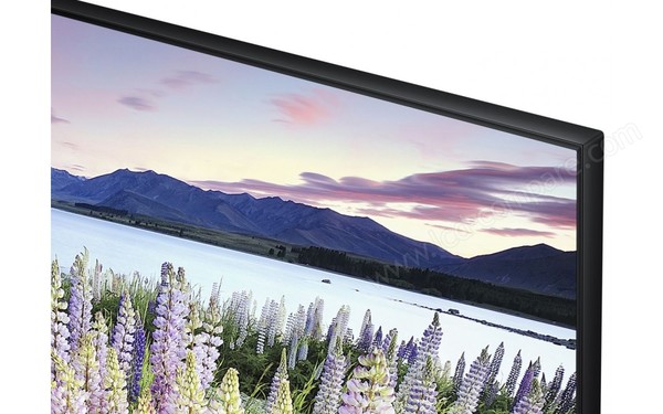 SAMSUNG UE32J5500 - Zoom sur le coin sup&eacute;rieur droit