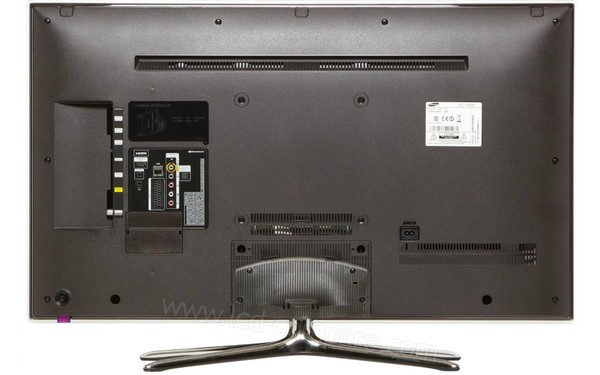 SAMSUNG UE40F6320 - Vue de l'arri&egrave;re (cr&eacute;dit : Boulanger)