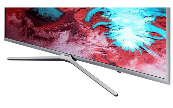 SAMSUNG UE40K5607AKXZT - Zoom sur la partie basse