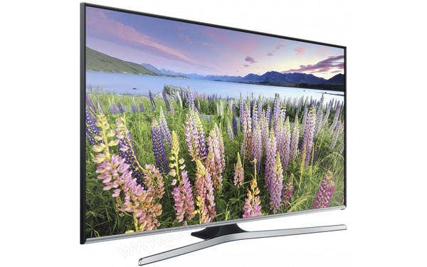 SAMSUNG UE43J5500 - Vue 3/4 gauche