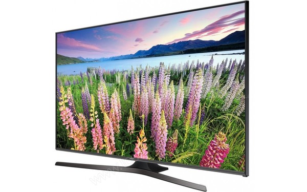 SAMSUNG UE43J5600 - Vue 3/4 droite