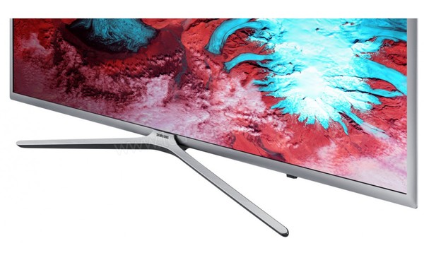 SAMSUNG UE49K5650SUXZG - Zoom sur la partie basse