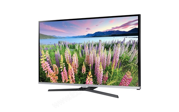 SAMSUNG UE55J5100AWXXN - Vue 3/4 droite