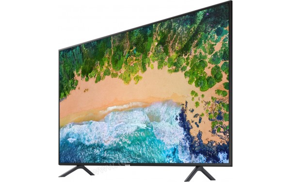 SAMSUNG UE58NU7105 - Vue en contre-plong&eacute;e